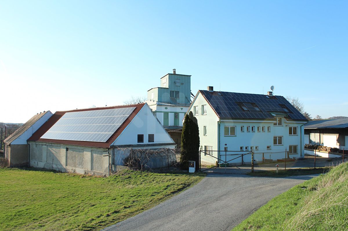 Prodej výrobní haly, prostoru 3984 m²