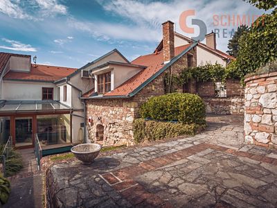 Prodej rodinného domu 310 m², pozemek 2505 m²