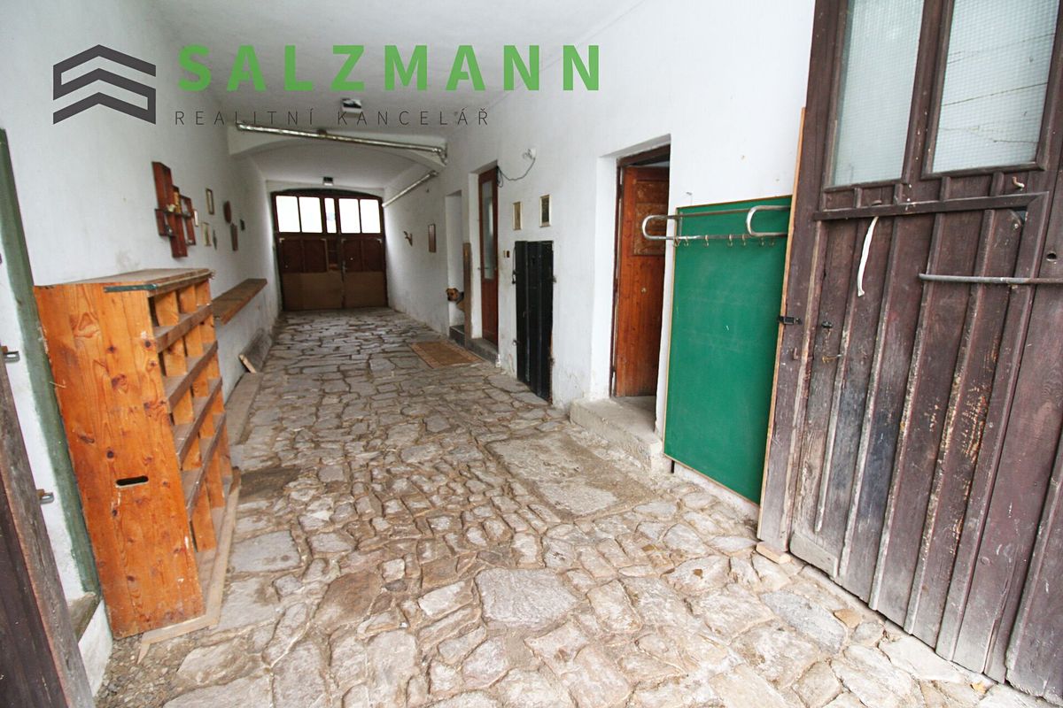 Prodej rodinného domu 220 m², pozemek 1450 m² – fotografie 4