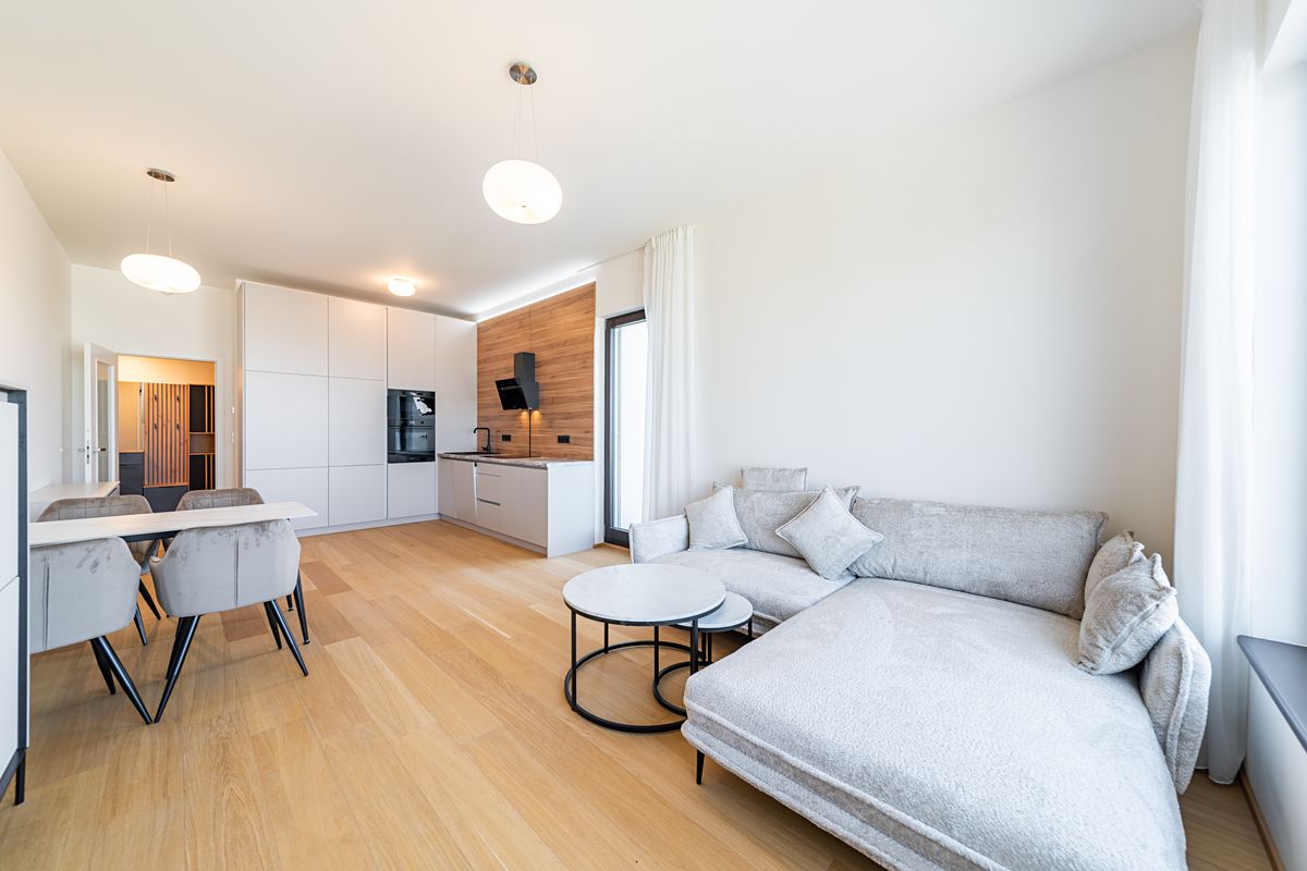 Pronájem bytu 3+kk 97 m²