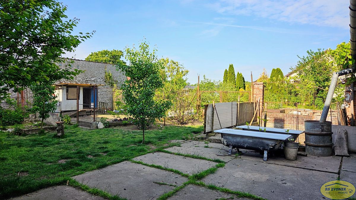 Prodej rodinného domu 235 m², pozemek 645 m² – fotografie 2
