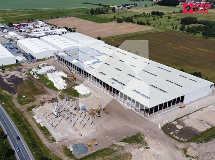 Pronájem skladového prostoru 7000 m² – fotografie 2