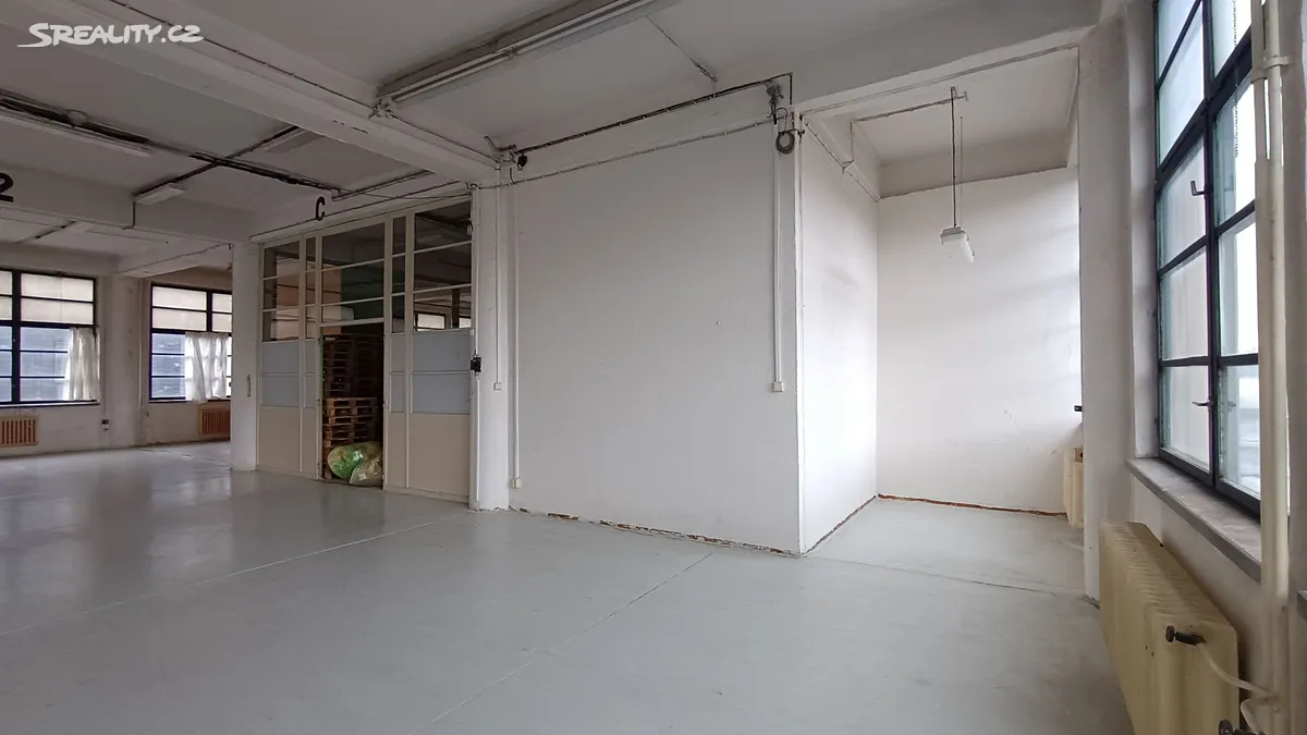 Pronájem skladového prostoru 373 m² – pohled 3