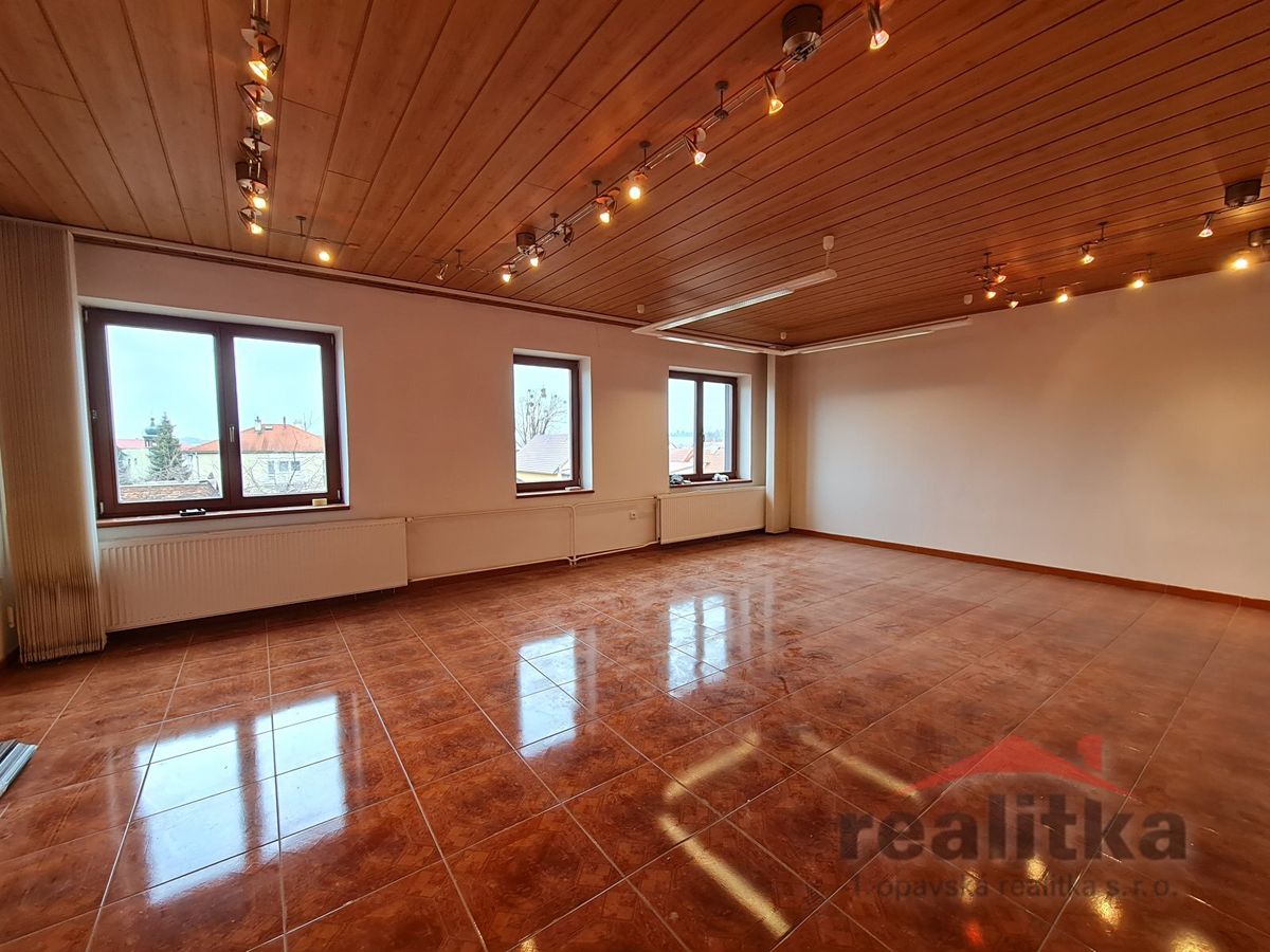 Pronájem kanceláře 166 m², Otice – fotka 1 z 3