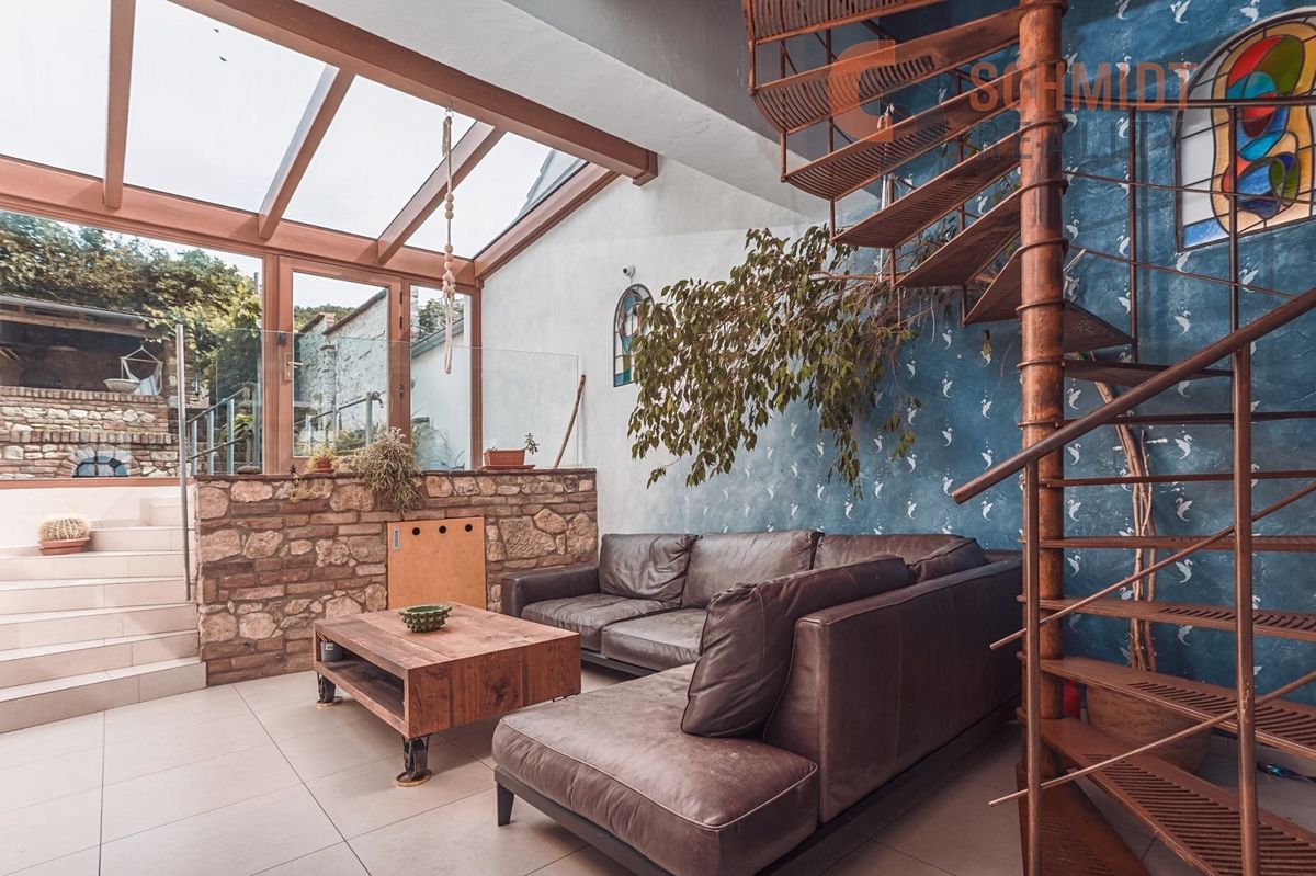 Prodej rodinného domu 310 m², pozemek 2505 m² – fotografie 2