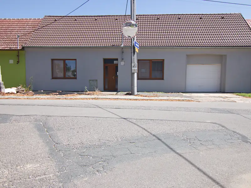 Prodej rodinného domu 209 m², pozemek 2741 m², Krumvíř – náhled fotky 1