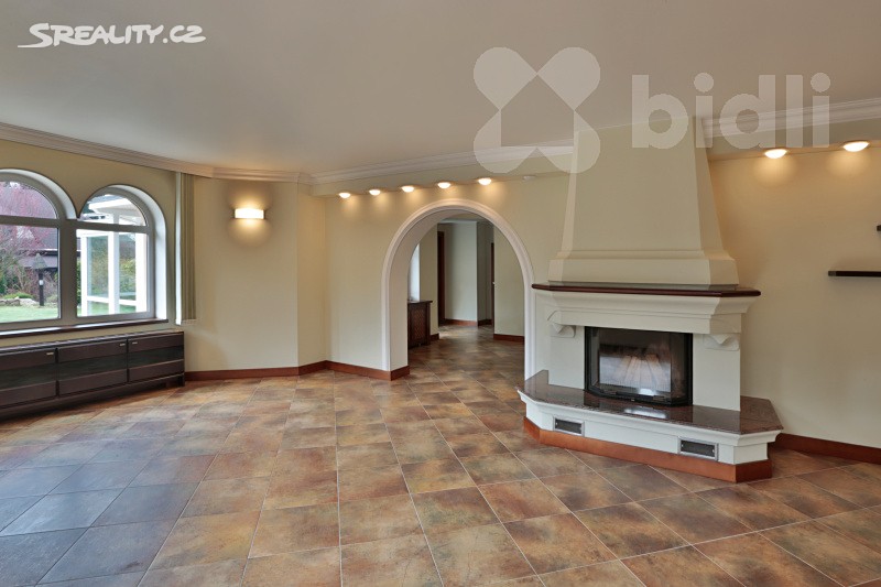 Prodej rodinného domu 360 m², pozemek 3350 m² - Image 2