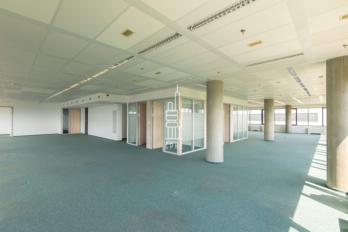 Pronájem kanceláře 1154 m² – fotografie 2