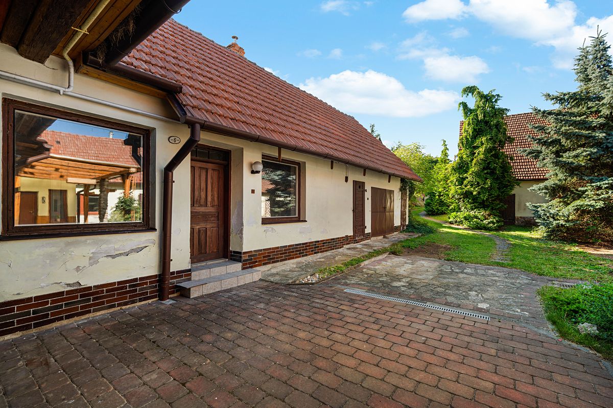 Prodej rodinného domu 140 m², pozemek 1388 m² – fotografie 3