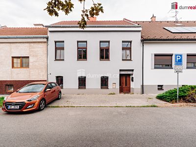 Prodej rodinného domu 160 m², pozemek 272 m²