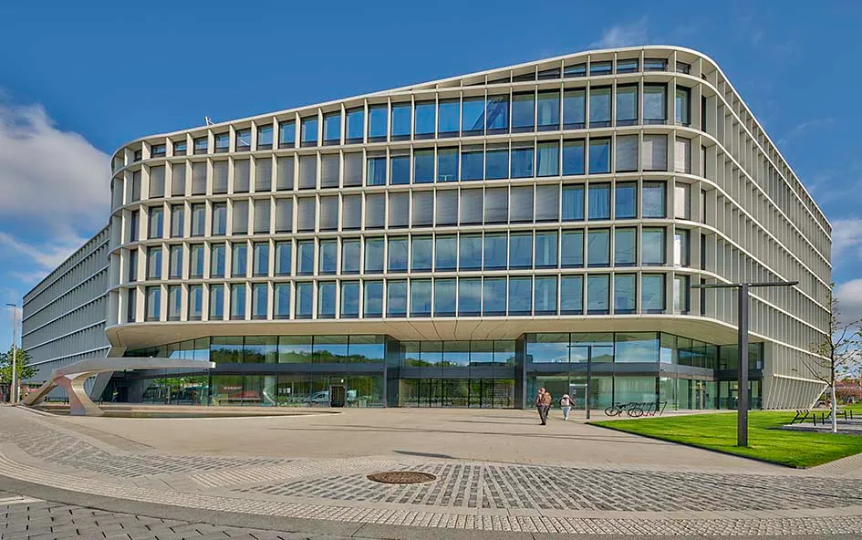 Pronájem kanceláře 1660 m²