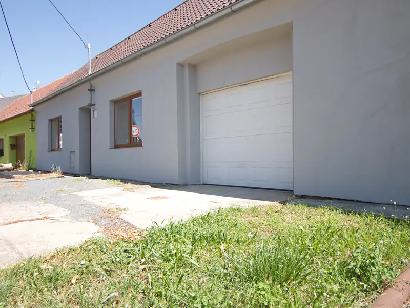 Prodej rodinného domu 209 m², pozemek 2741 m², Krumvíř – náhled fotky 2