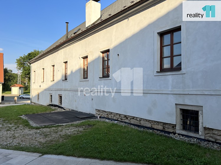 Prodej komerčního prostoru, 1 544 m² (39 z 48)