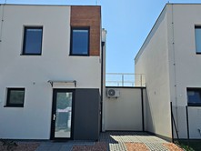 Pronájem  rodinného domu 107 m², pozemek 194 m²
