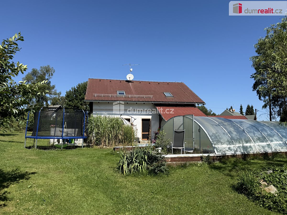 Prodej rodinného domu 180 m², pozemek 1678 m² – fotografie 2