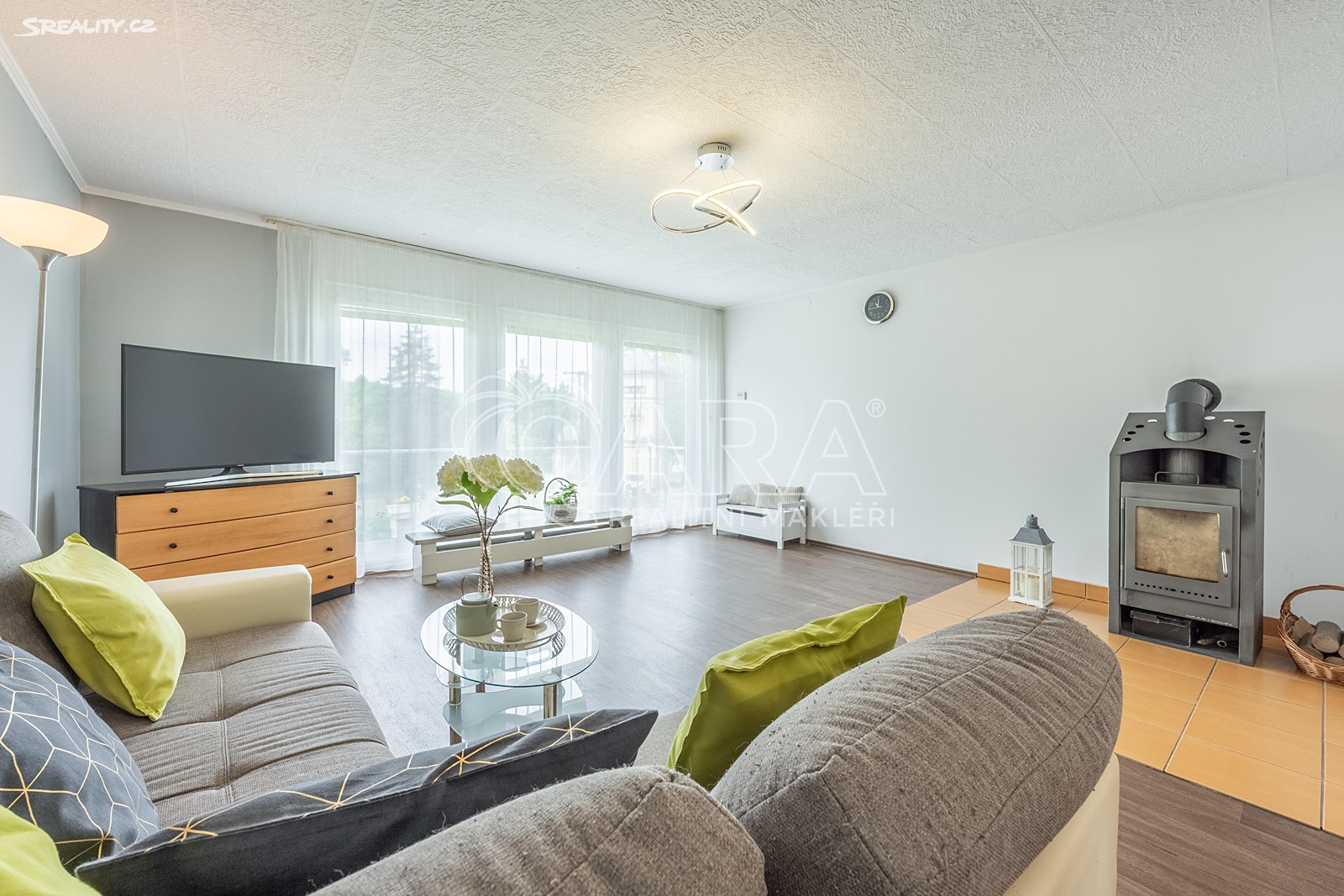 Prodej vícegeneračního domu 257 m², pozemek 2169 m² - Image 2