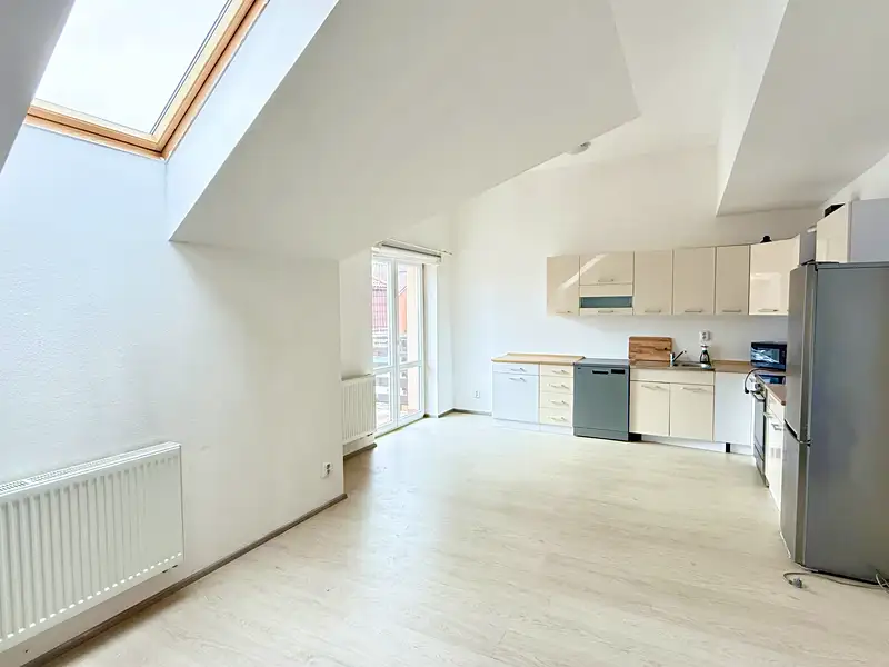 Prodej bytu 4+kk 84 m², Králův Dvůr – náhled fotky 2