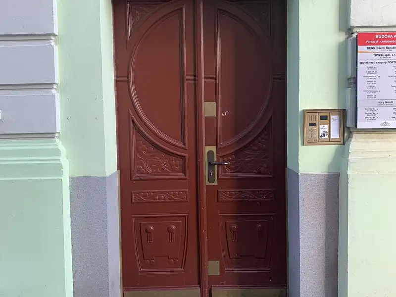 Pronájem kanceláře 325 m², Praha – náhled fotky 3