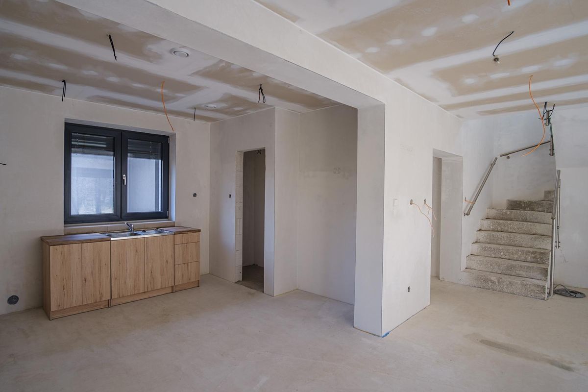 Prodej rodinného domu 426 m², pozemek 1323 m² – fotografie 4