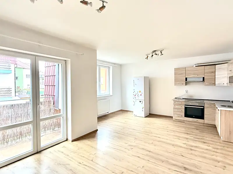 Prodej bytu 5+kk 122 m², Králův Dvůr – náhled fotky 2