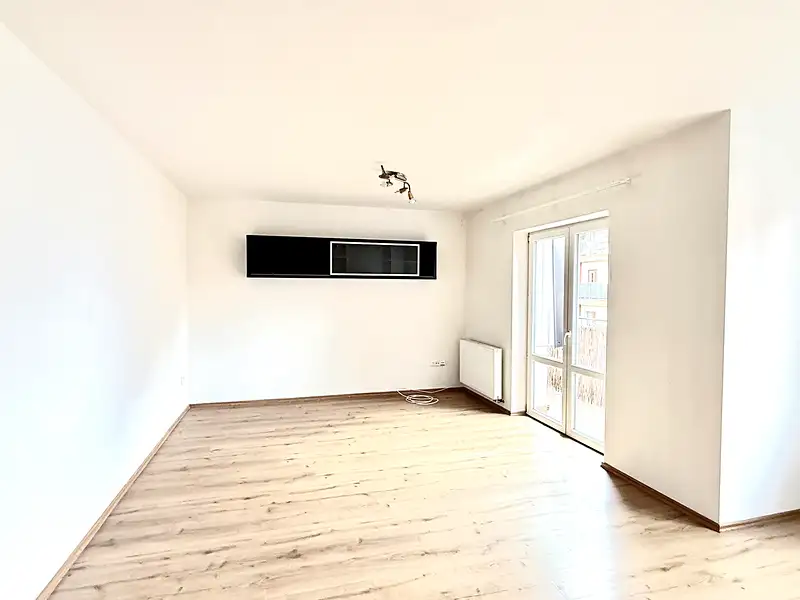 Prodej bytu 5+kk 122 m², Králův Dvůr – náhled fotky 3