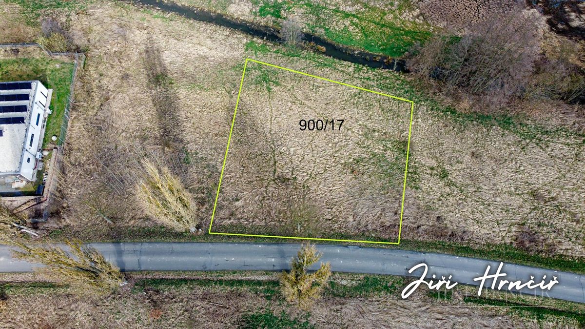 Prodej stavebního pozemku 958 m² – fotografie 3