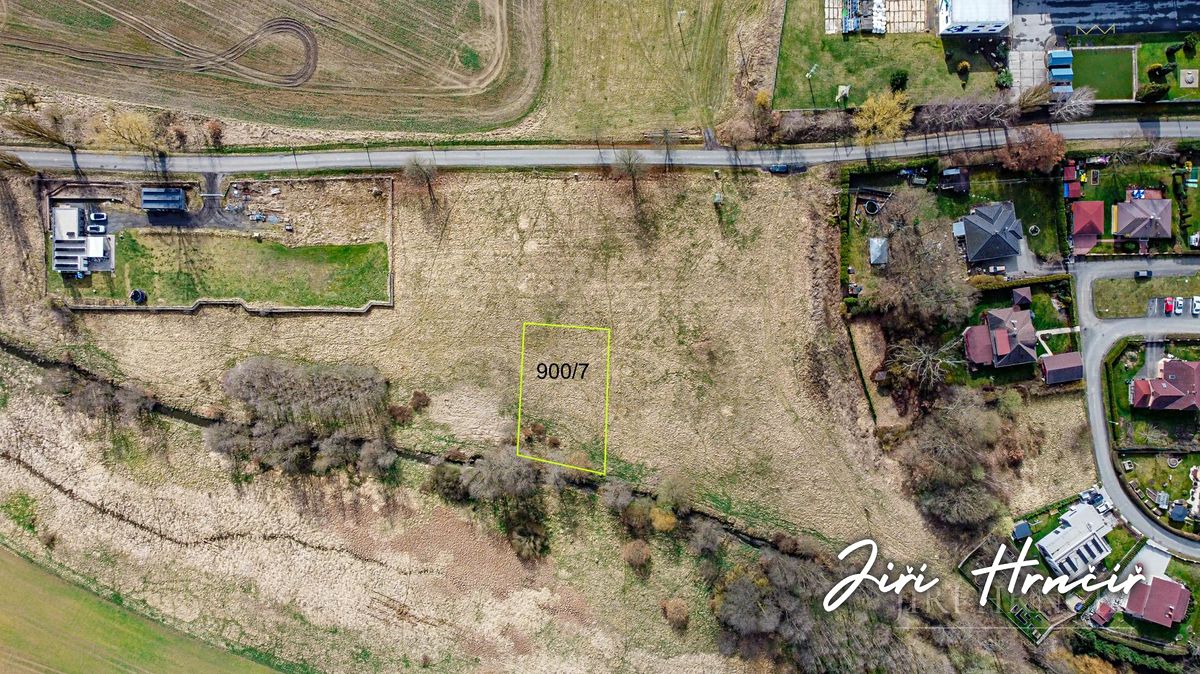 Prodej stavebního pozemku 966 m² – fotografie 4