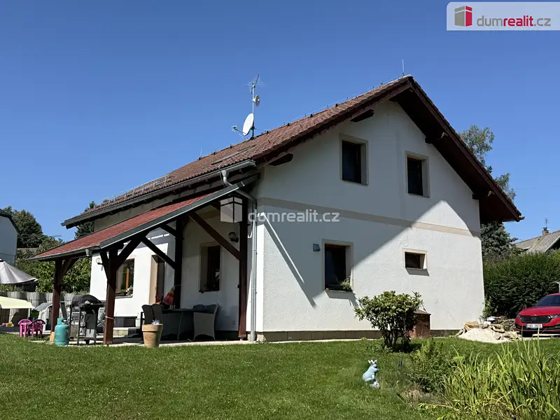 Prodej rodinného domu 180 m², pozemek 1678 m², Tři Sekery – náhled fotky 1