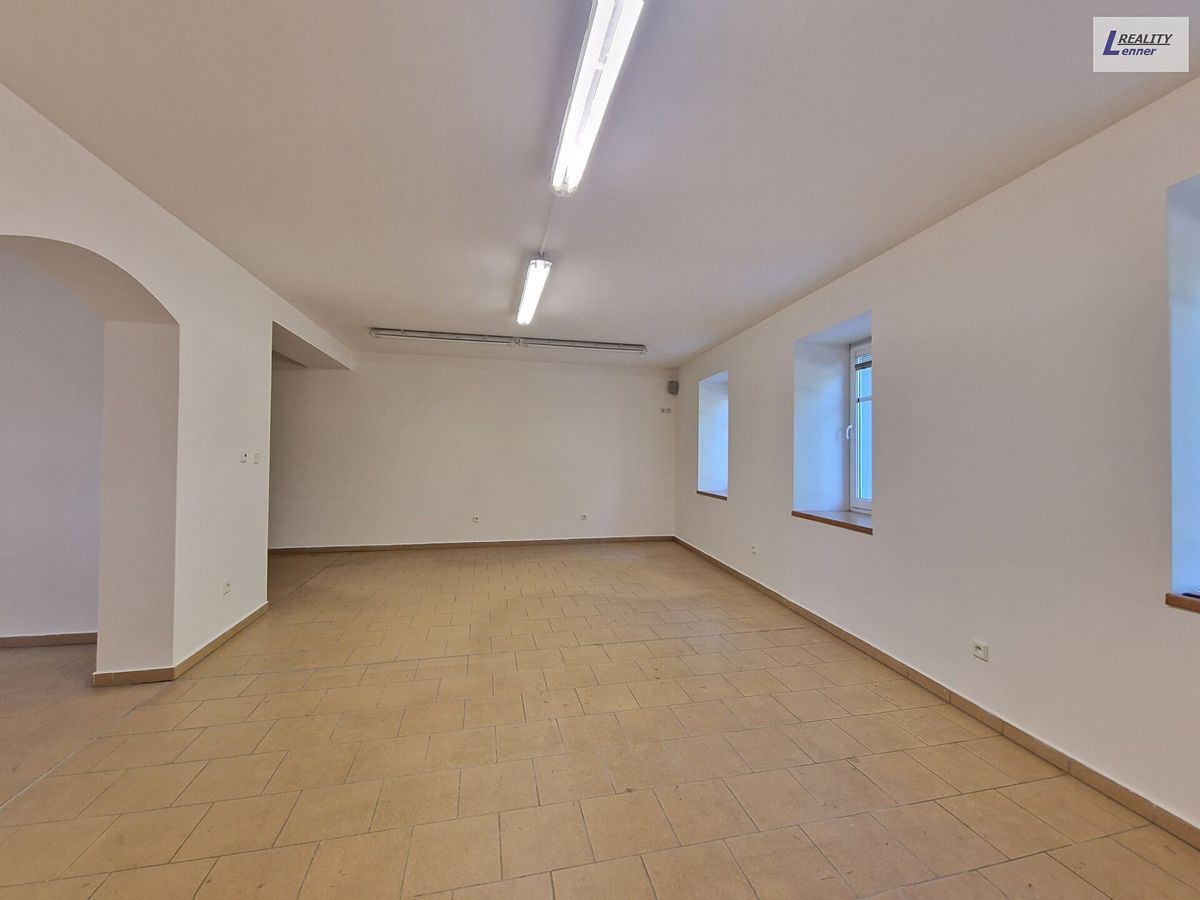 Pronájem kanceláře 50 m² – fotografie 3