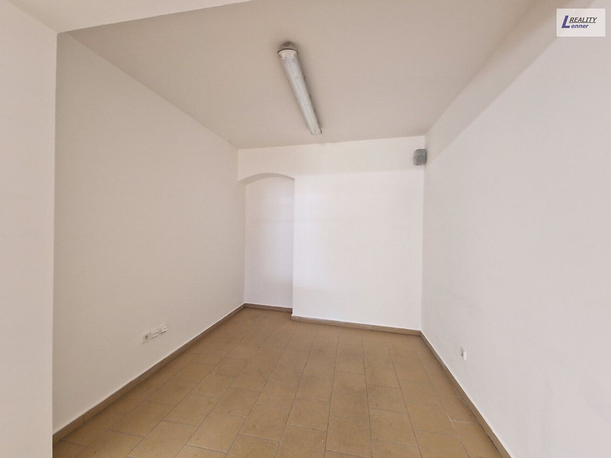 Pronájem kanceláře 50 m² – fotografie 2