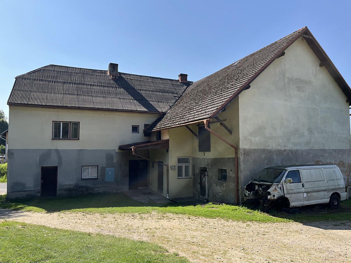 Prodej rodinného domu 292 m², pozemek 1628 m² – fotografie 4