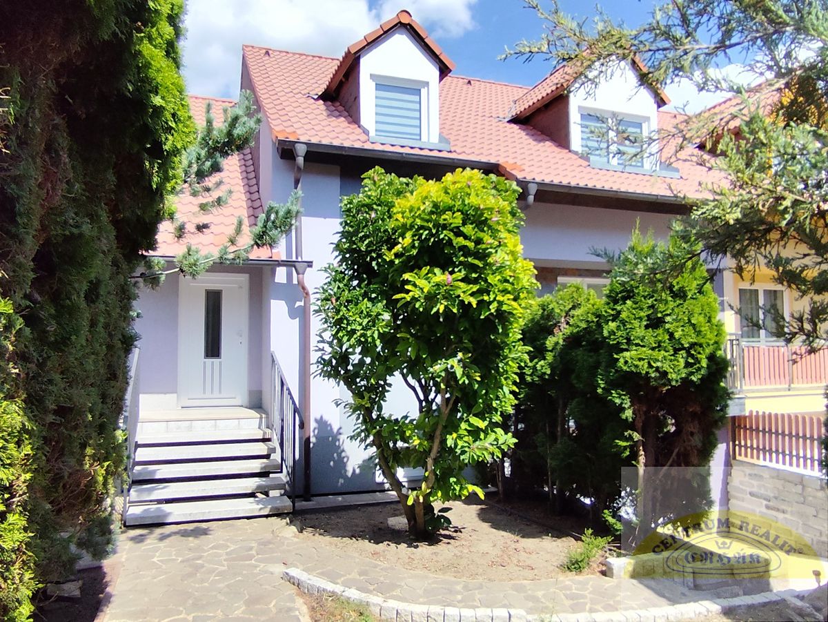 Prodej rodinného domu 240 m² pozemek 572 m² Bezručova Zastávka
