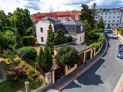 Prodej rodinného domu 318 m², pozemek 935 m²