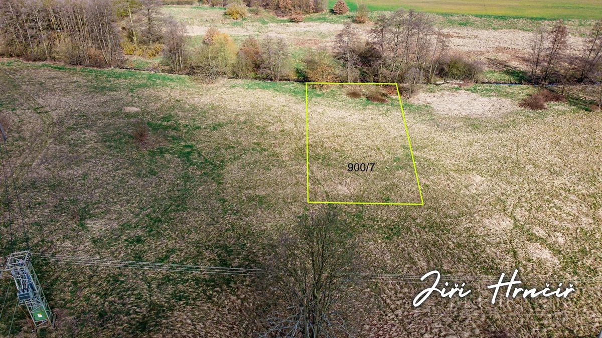 Prodej stavebního pozemku 966 m² – fotografie 2