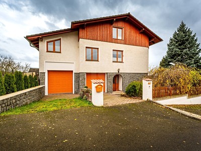 Prodej  rodinného domu 362 m², pozemek 548 m²