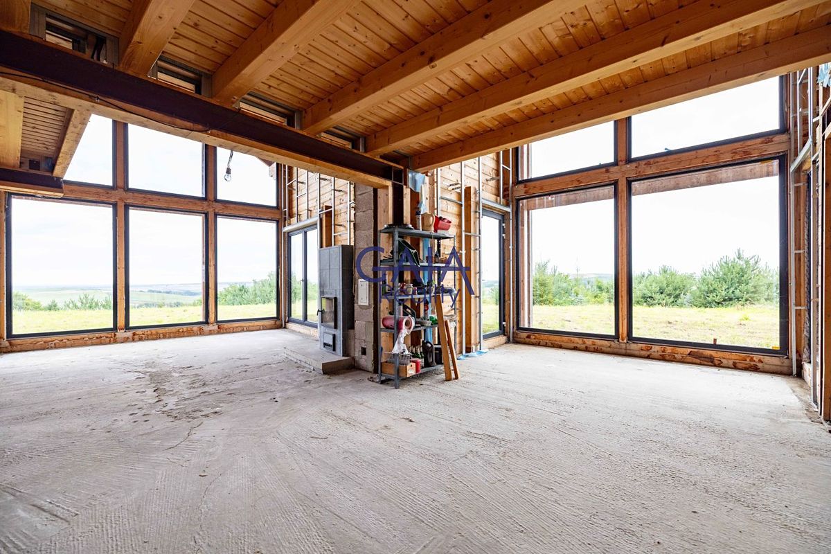 Prodej rodinného domu 250 m², pozemek 4513 m² – fotografie 2