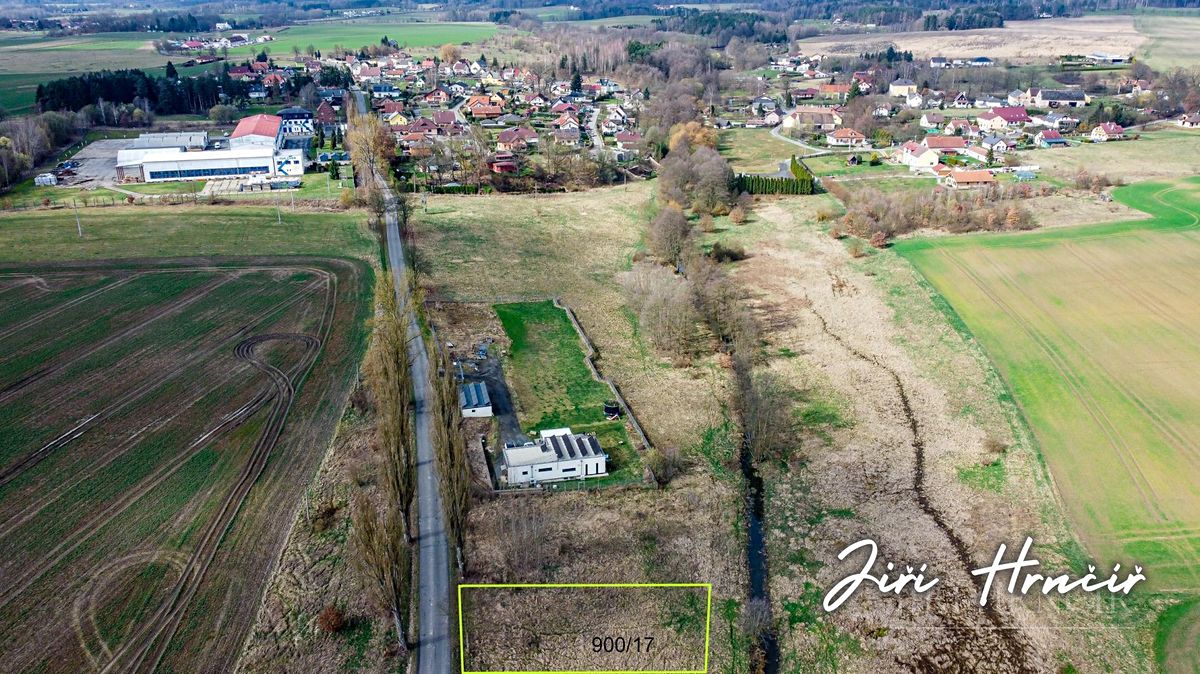 Prodej stavebního pozemku 958 m² – fotografie 2