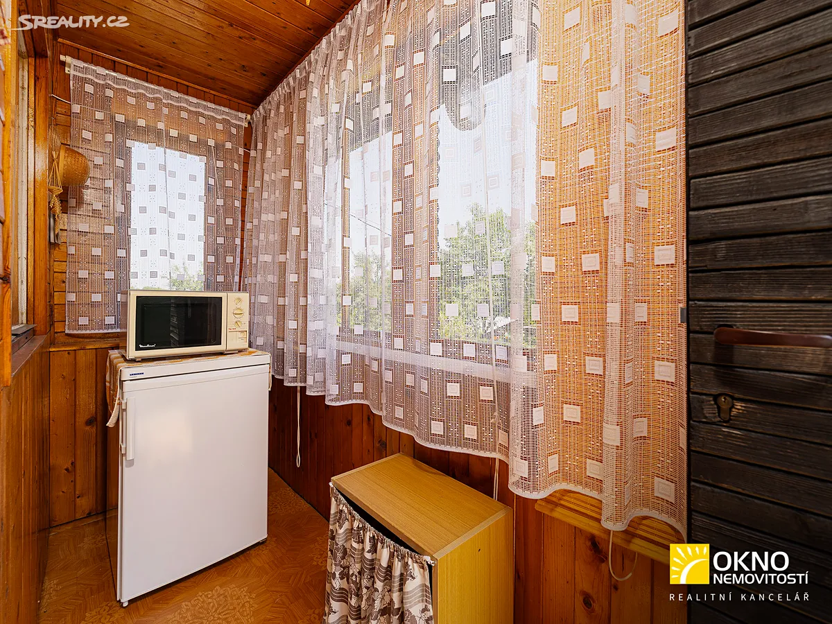 Prodej chaty 16 m², pozemek 348 m² – další