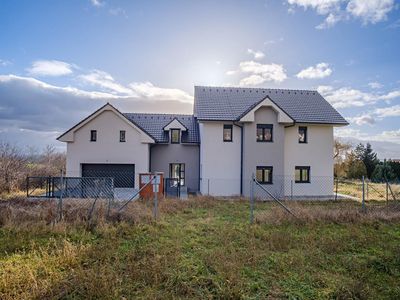 Prodej rodinného domu 426 m², pozemek 1323 m²