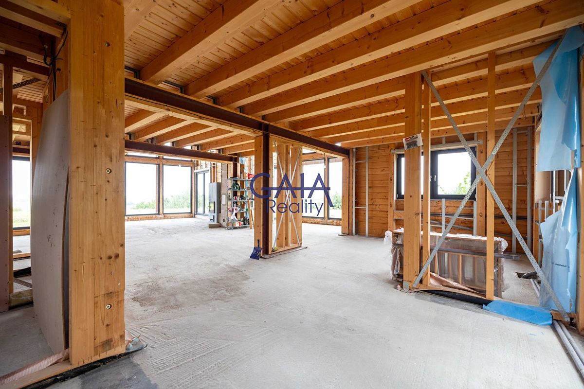Prodej rodinného domu 250 m², pozemek 4513 m² – fotografie 5
