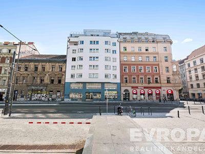 Pronájem kanceláře 268 m²