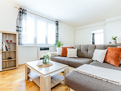 Prodej bytu 6 pokojů a více 195 m² (Jednopodlažní)