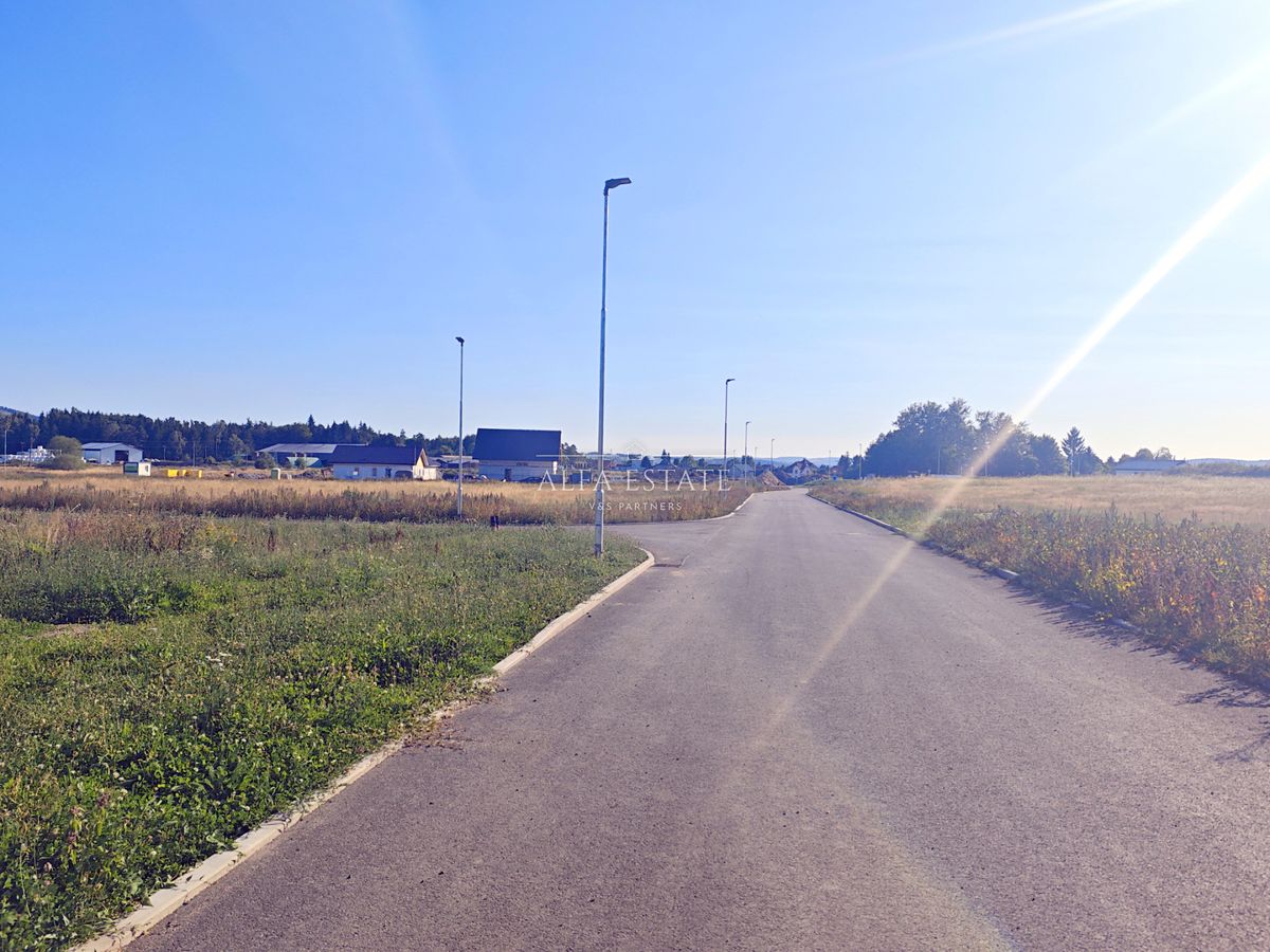 Prodej stavebního pozemku 1272 m² – fotografie 2