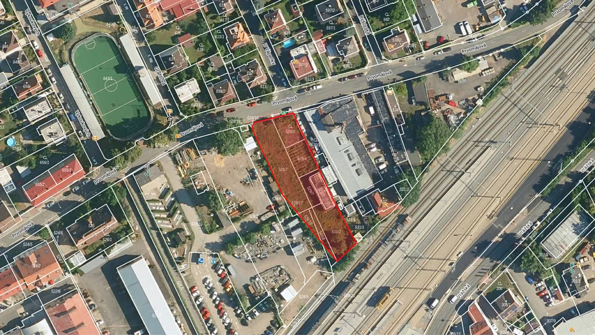 Pronájem komerčního pozemku 1655 m²