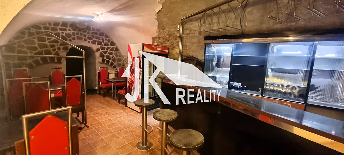 Prodej rodinného domu 304 m², pozemek 285 m² – fotografie 4