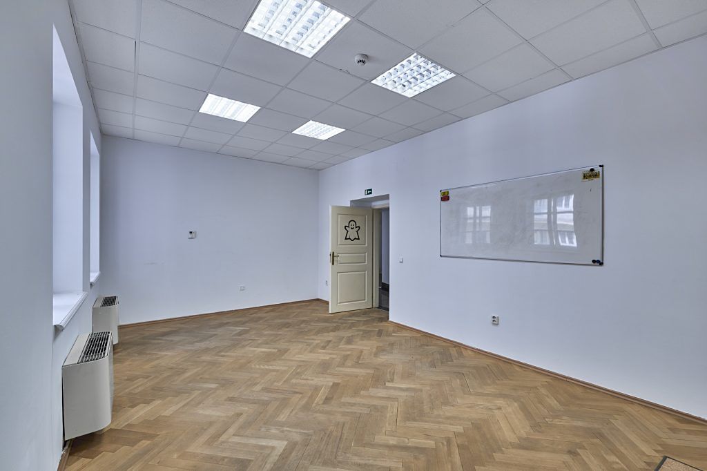 Pronájem kanceláře 212 m² – fotografie 5