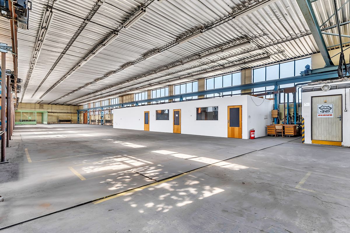 Pronájem obchodního prostoru 1000 m² – fotografie 2