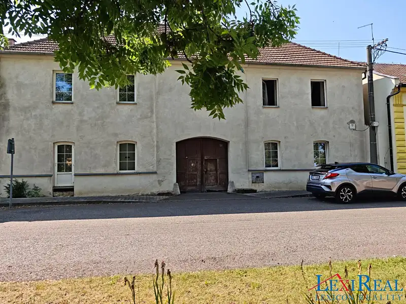 Prodej vícegeneračního domu 600 m², pozemek 4622 m², Jeneč – náhled fotky 2