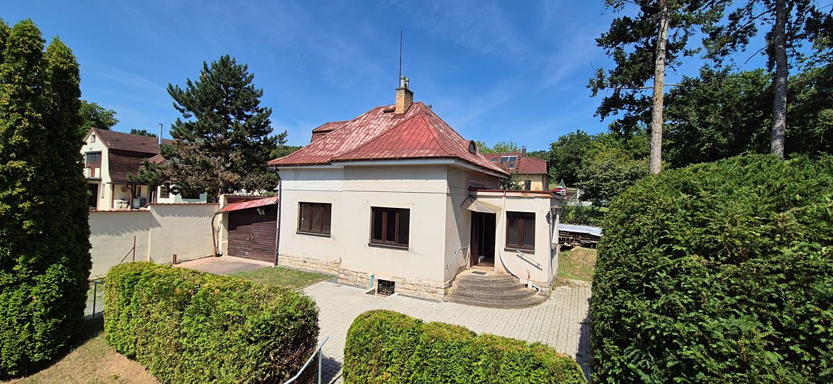 Prodej rodinného domu 102 m², pozemek 903 m² – fotografie 2
