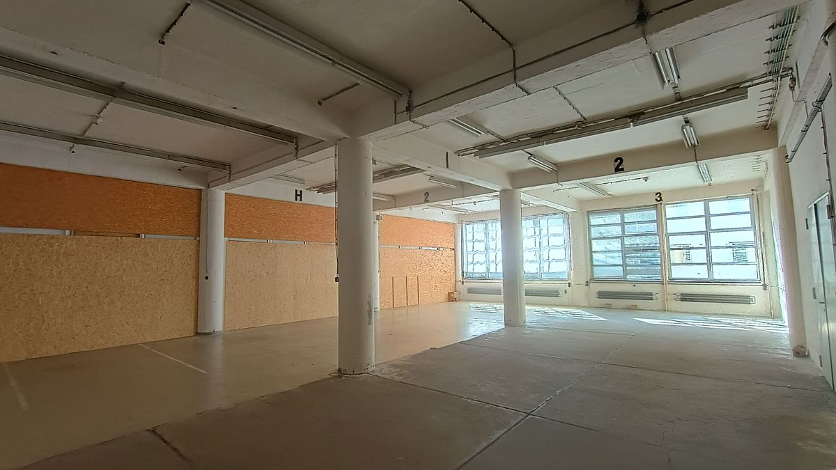 Pronájem skladového prostoru 212 m² – fotografie 3